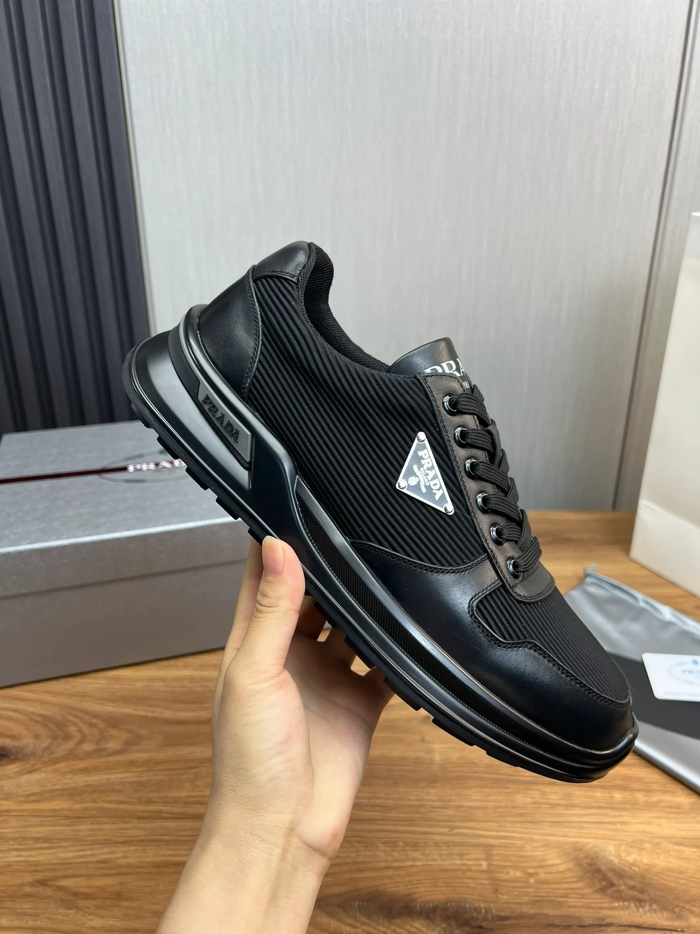 Men's shoes 💰580💰 [PRADA] Men's shoes are popular in the counter, official website is synchronized, 1 high-quality shipment ✔️Original cowhide stitching mesh + cowhide lining, 1🆚1 replica, original original bottom, 38-45 (45 customized, non-refundable)